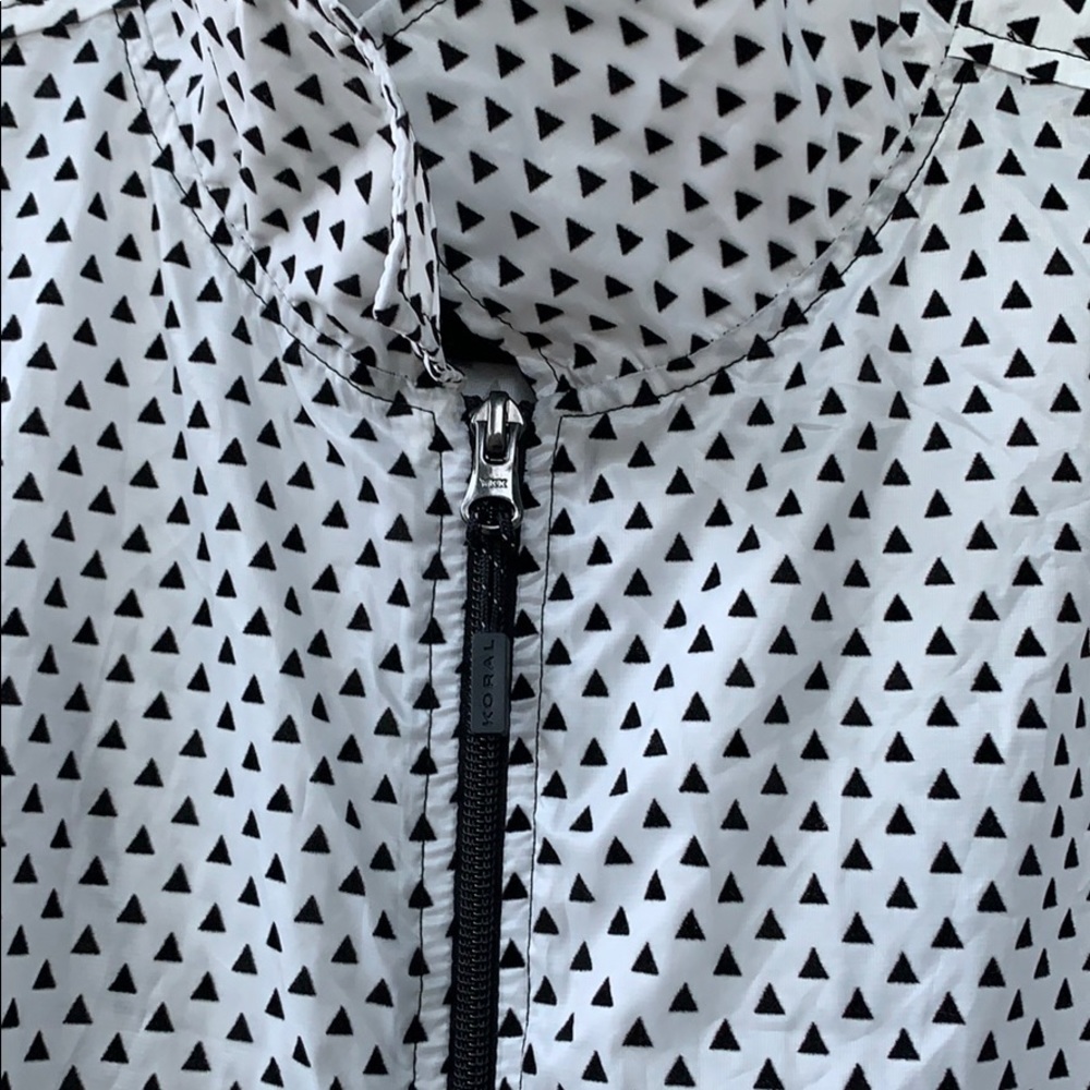 {Koral} triangle black and white jacket - Picture 5 of 8